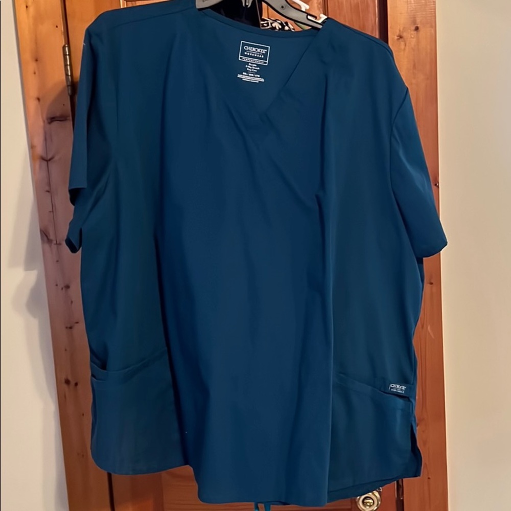 Cherokee scrub top